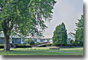 LAUREL CENTER